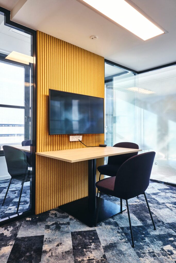 Comment aménager un petit bureau : nos conseils pour un espace optimisé et inspirant